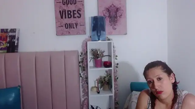 Chloe Wiild online show from 09/18/25, 07:16