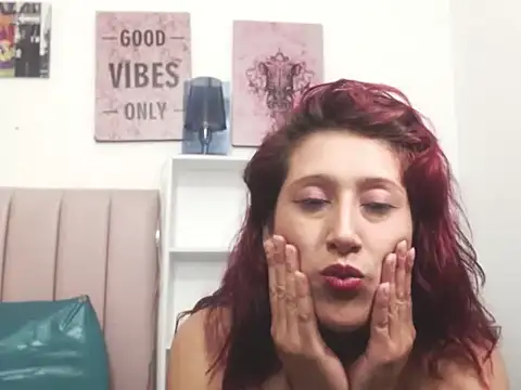 Chloe Wiild online show from 10/04/25, 03:59