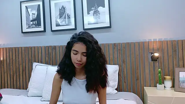 luna roja25 online show from 12/20/25, 02:24