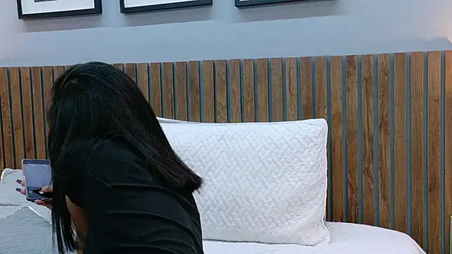 luna roja25 online show from 02/02/26, 01:32