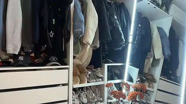 KayleeBella online show from 02/15/26, 10:28