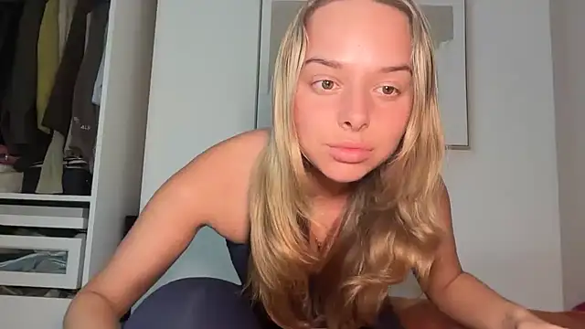 KayleeBella online show from 03/12/26, 09:54