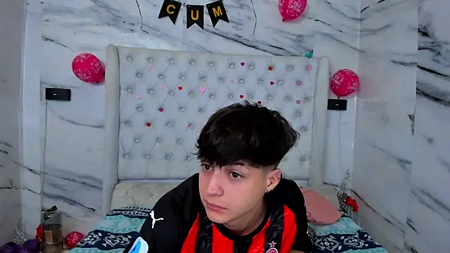 Ari and Storm online show from 04/17/26, 02:42