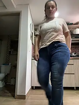 Snapshot of sophie_lopez1 chatting on 03/06/26, 04:47 sophie lopez1 online show from 03/06/26, 04:47