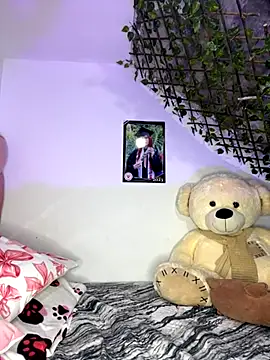 Snapshot of Melody_rouxxx chatting on 10/09/25, 11:36 Melody rouxxx online show from 10/09/25, 11:36