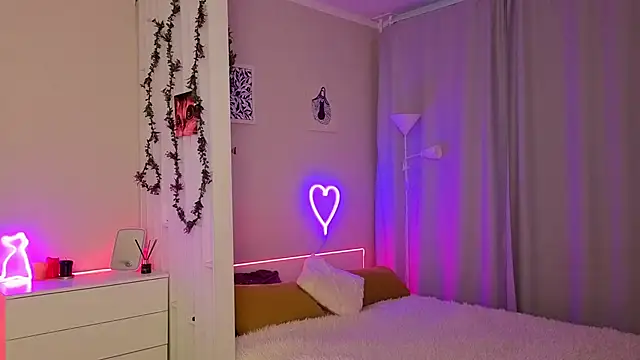 PurrrBerry online show from 11/08/25, 05:29