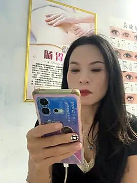 Snapshot of Baby-mmm chatting on 10/20/25, 12:49 Baby-mmm online show from 10/20/25, 12:49