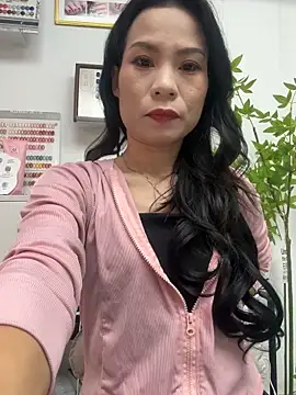 Snapshot of Baby-mmm chatting on 11/10/25, 03:49 Baby-mmm online show from 11/10/25, 03:49