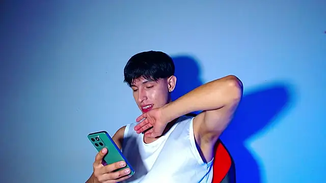 Snapshot of rowanbigboy23 chatting on 11/28/25, 02:36 rowanbigboy23 online show from 11/28/25, 02:36