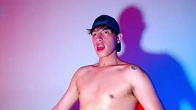 Snapshot of rowanbigboy23 chatting on 01/12/26, 04:23 rowanbigboy23 online show from 01/12/26, 04:23