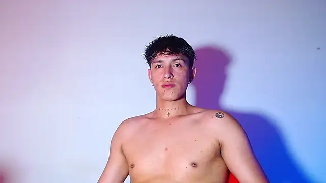 Snapshot of rowanbigboy23 chatting on 02/06/26, 05:38 rowanbigboy23 online show from 02/06/26, 05:38