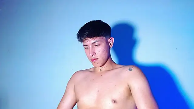 Snapshot of rowanbigboy23 chatting on 02/08/26, 12:58 rowanbigboy23 online show from 02/08/26, 12:58