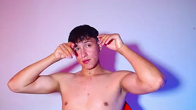 Snapshot of rowanbigboy23 chatting on 02/10/26, 02:43 rowanbigboy23 online show from 02/10/26, 02:43