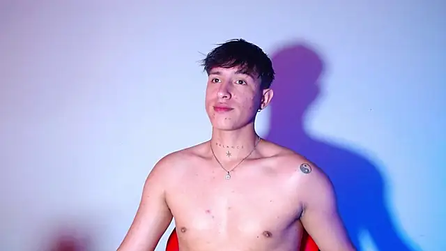 Snapshot of rowanbigboy23 chatting on 02/17/26, 05:41 rowanbigboy23 online show from 02/17/26, 05:41