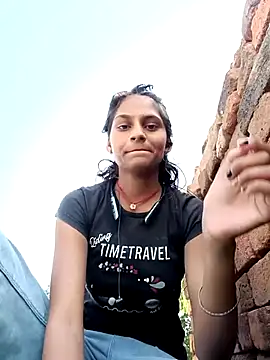 Snapshot of Jyoti_thakurr chatting on 09/14/25, 03:38 Jyoti thakurr online show from 09/14/25, 03:38