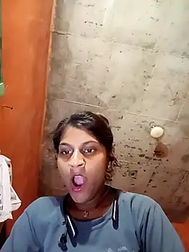 Snapshot of Jyoti_thakurr chatting on 09/25/25, 02:43 Jyoti thakurr online show from 09/25/25, 02:43