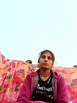 Snapshot of Jyoti_thakurr chatting on 11/18/25, 01:33 Jyoti thakurr online show from 11/18/25, 01:33