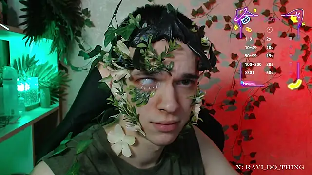 Snapshot of frozen_boy chatting on 09/19/25, 04:07 frozen boy online show from 09/19/25, 04:07