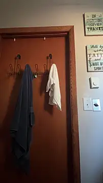 Snapshot of Lunablu13 chatting on 12/18/25, 03:29 Lunablu13 online show from 12/18/25, 03:29