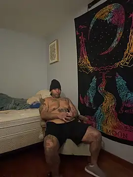 Snapshot of Lunablu13 chatting on 03/21/26, 04:50 Lunablu13 online show from 03/21/26, 04:50