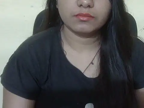 Snapshot of Aanya_Hazel chatting on 11/21/25, 09:02 Aanya Hazel online show from 11/21/25, 09:02