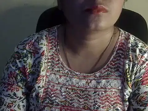 Snapshot of Aanya_Hazel chatting on 11/22/25, 10:47 Aanya Hazel online show from 11/22/25, 10:47
