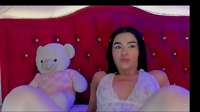 Snapshot of Lizzy_LaBelle chatting on 11/05/25, 06:24 Lizzy LaBelle online show from 11/05/25, 06:24