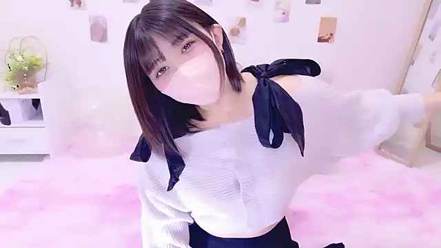 Hinata Sun online show from 11/28/25, 01:36