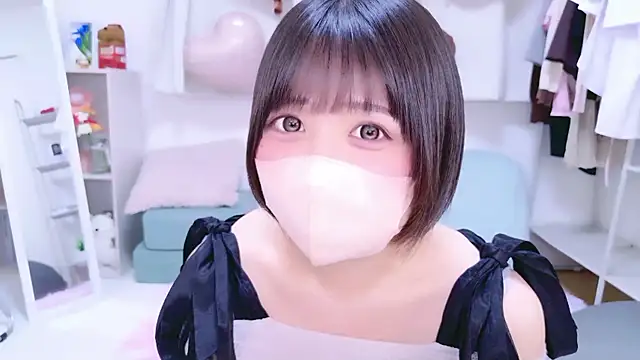 Hinata Sun online show from 02/13/26, 01:07