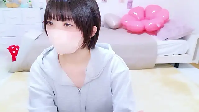 Hinata Sun online show from 04/21/26, 12:45