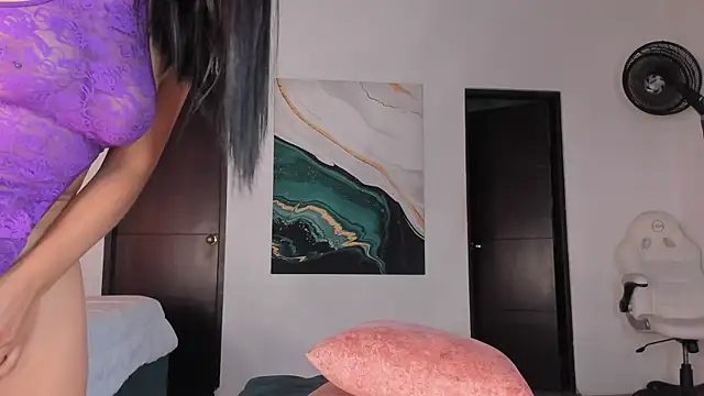 Snapshot of Sofi_Moreno chatting on 10/28/25, 12:41 Sofi Moreno online show from 10/28/25, 12:41