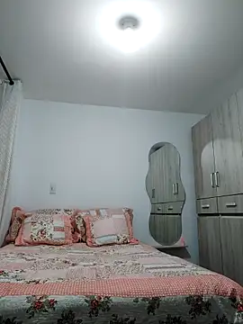 Snapshot of mia_mancinii chatting on 02/19/26, 05:09 mia mancinii online show from 02/19/26, 05:09