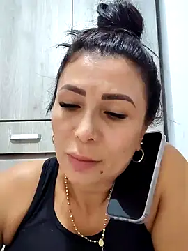 mia mancinii online show from 04/24/26, 05:15