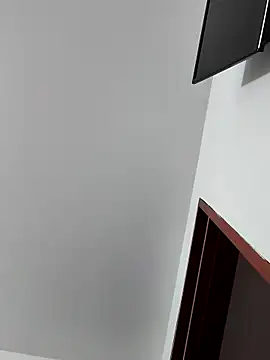 mia mancinii online show from 04/28/26, 02:27