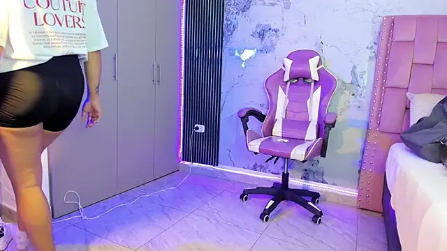 Laly Cherry  online show from 10/05/25, 12:25