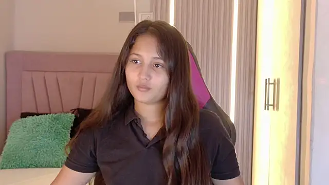 Laly Cherry  online show from 11/13/25, 12:26