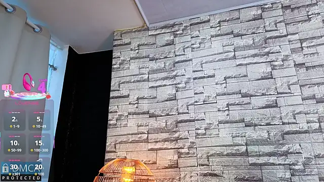 Kiara Zahiri   online show from 11/27/25, 11:45