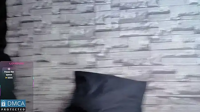 Kiara Zahiri   online show from 12/03/25, 11:08