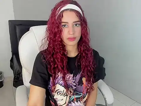 Snapshot of Alisha_Evans_Rs chatting on 11/21/25, 08:51 Alisha Evans Rs online show from 11/21/25, 08:51