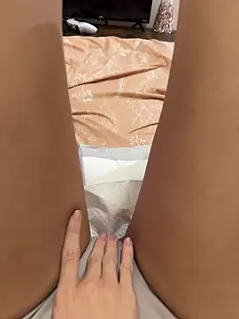 Snapshot of littiekitty chatting on 12/22/25, 04:26 littiekitty online show from 12/22/25, 04:26