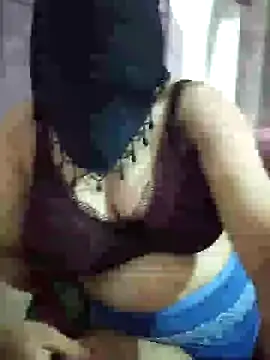 Snapshot of hezabi_queen07 chatting on 09/26/25, 04:11 hezabi queen07 online show from 09/26/25, 04:11