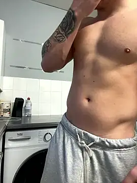 Snapshot of harleybarker chatting on 01/19/26, 08:29 harleybarker online show from 01/19/26, 08:29