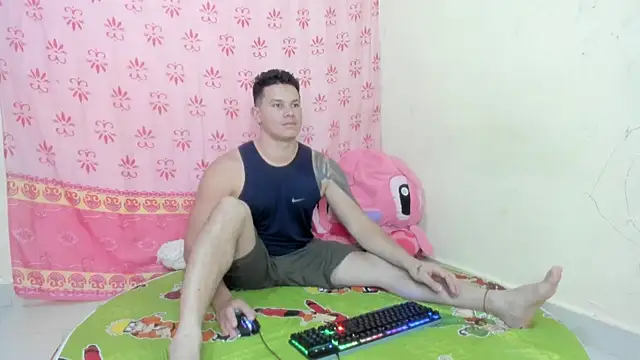 Snapshot of EclipseandFlame chatting on 11/10/25, 02:38 EclipseandFlame online show from 11/10/25, 02:38