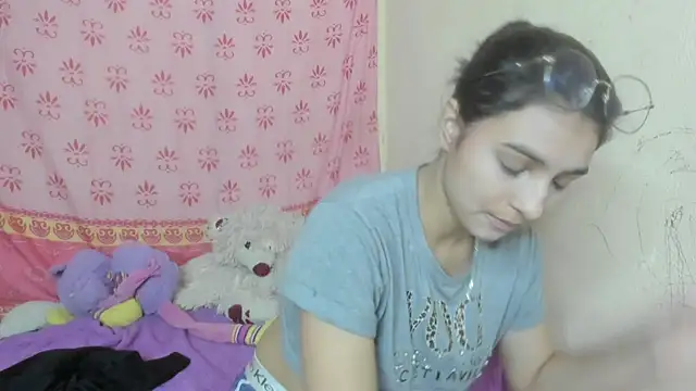 Snapshot of EclipseandFlame chatting on 11/28/25, 02:09 EclipseandFlame online show from 11/28/25, 02:09