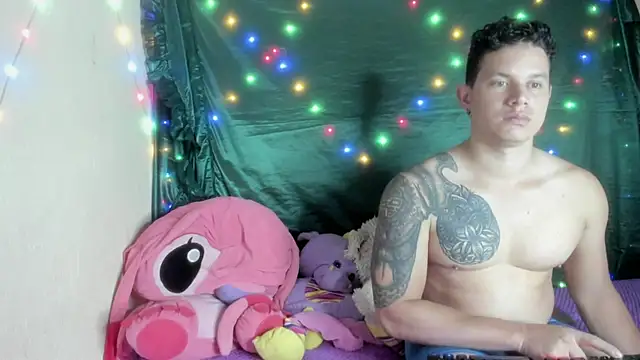 Snapshot of EclipseandFlame chatting on 12/02/25, 03:07 EclipseandFlame online show from 12/02/25, 03:07