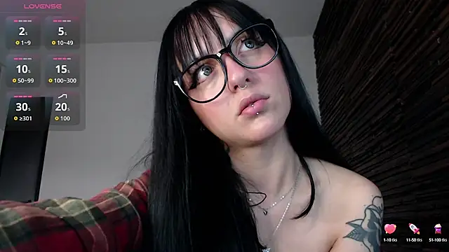 Snapshot of babedooll chatting on 10/01/25, 01:44 babedooll online show from 10/01/25, 01:44