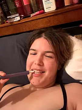 IssadoraaPink online show from 10/02/25, 05:20