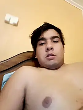 Snapshot of NG2706 chatting on 09/11/25, 12:44 NG2706 online show from 09/11/25, 12:44