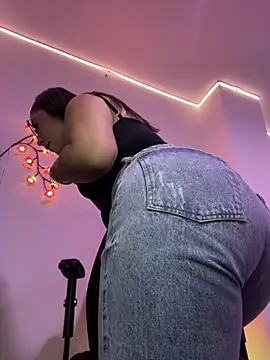 Amelia laurent online show from 03/17/26, 01:10