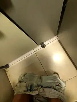 Snapshot of biswasb900 chatting on 10/01/25, 11:44 biswasb900 online show from 10/01/25, 11:44